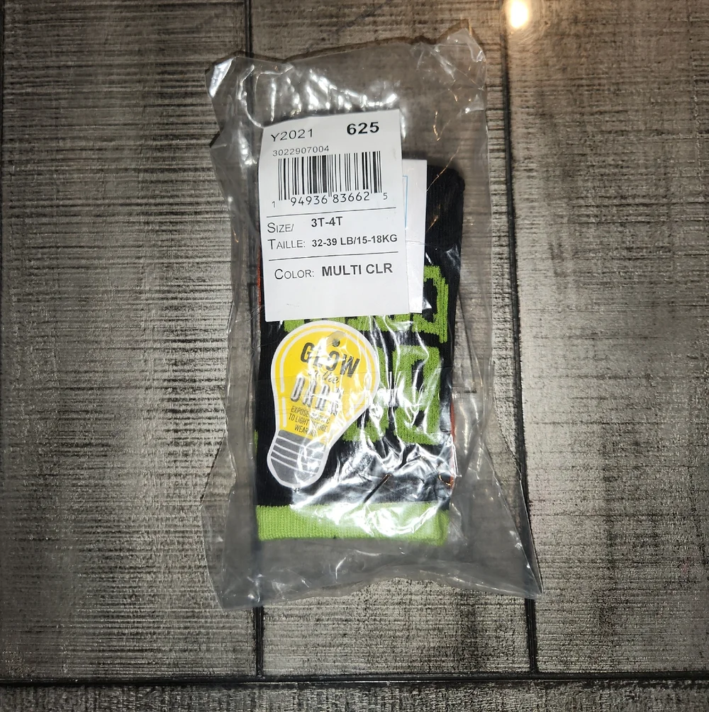 NWT The Children's Place Black & Neon Green Glow-in-the-Dark Kids Crew Socks